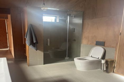 Photo of property in 21a Old Lake Road, Narrow Neck, Auckland, 0624