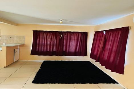 Photo of property in 422 Roscommon Road, Clendon Park, Auckland, 2103