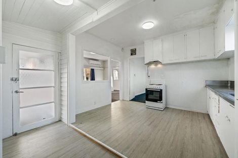 Photo of property in 72 Don Buck Road, Massey, Auckland, 0614