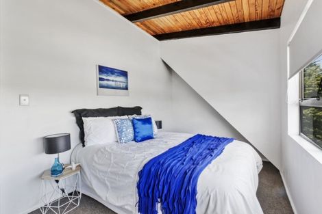 Photo of property in 18 Delshaw Avenue, Stanmore Bay, Whangaparaoa, 0932