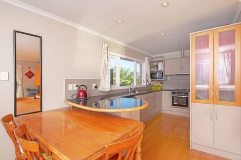 Photo of property in 77 Macleans Road, Bucklands Beach, Auckland, 2014
