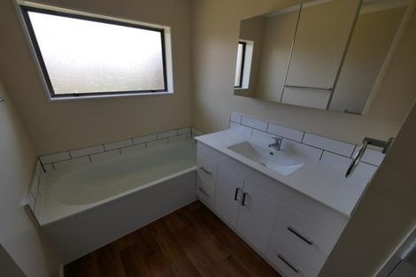 Photo of property in 4/31 Trentham Road, Papakura, 2110