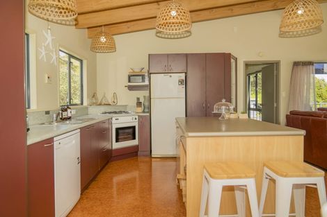 Photo of property in 10 Logans Lane, Kuaotunu, Whitianga, 3592