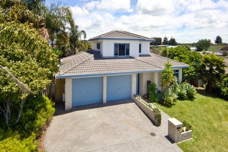 Photo of property in 82 Buscomb Avenue, Henderson, Auckland, 0610