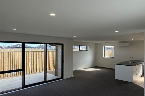 Photo of property in 16 Harry Manship Crescent, Halswell, Christchurch, 8025