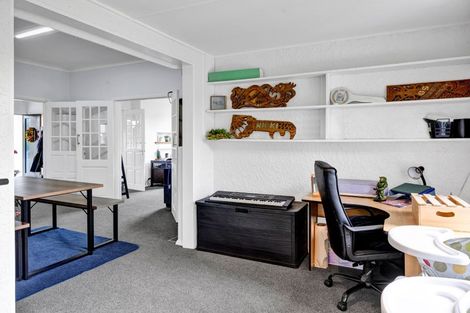 Photo of property in 14 Dives Avenue, Hawera, 4610