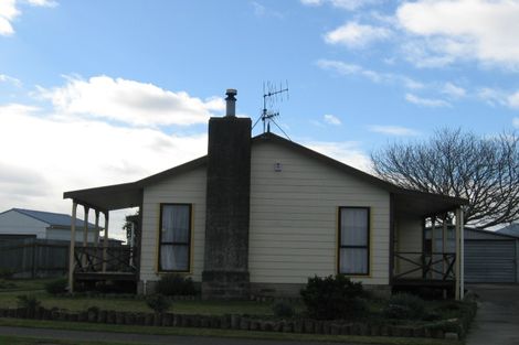 Photo of property in 38 Duckworth Crescent, Greenmeadows, Napier, 4112