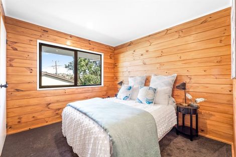 Photo of property in 1/80 Browns Bay Road, Rothesay Bay, Auckland, 0630