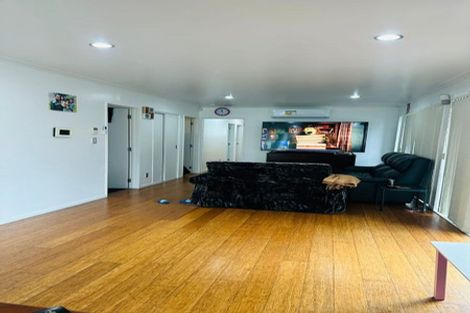 Photo of property in 5 Whekau Drive, Takanini, 2112