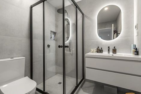 Photo of property in 18d St Michaels Avenue, Point Chevalier, Auckland, 1022