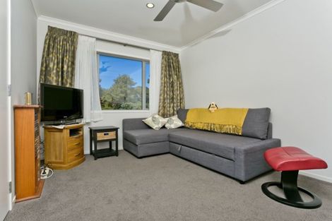 Photo of property in 8 Rahotu Way, Bayview, Auckland, 0629