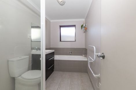 Photo of property in 57 Nimstedt Avenue, Oteha, Auckland, 0632