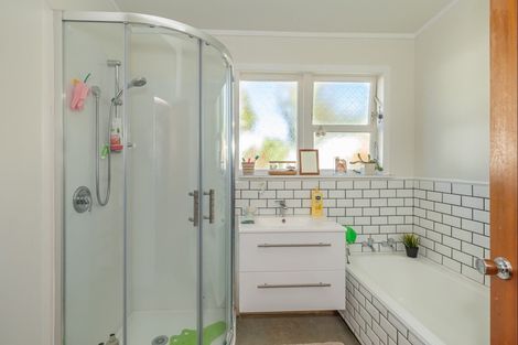 Photo of property in 8 Royal Place, Levin, 5510