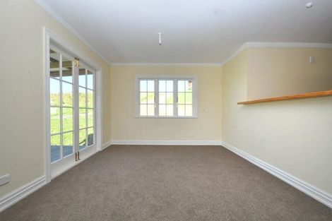 Photo of property in 1742 South Head Road, South Head, Helensville, 0874
