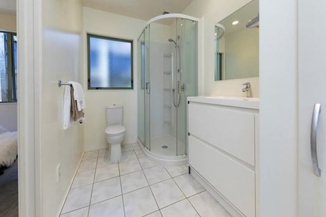 Photo of property in 90a Godley Road, Green Bay, Auckland, 0604