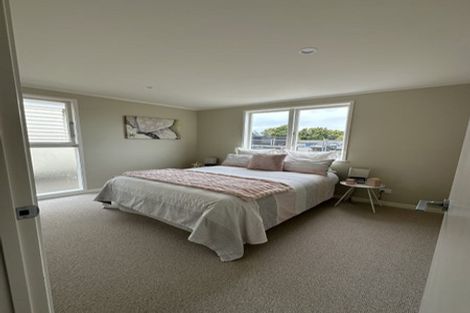 Photo of property in 28 Airdrie Road, Ranui, Auckland, 0612