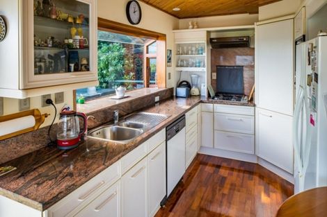 Photo of property in 415 Marine Drive, Mahina Bay, Lower Hutt, 5013