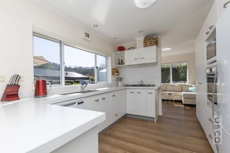 Photo of property in 2 Applemoors Way, Riverhead, 0820