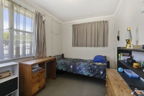 Photo of property in 5 Johnston Grove, Taita, Lower Hutt, 5011