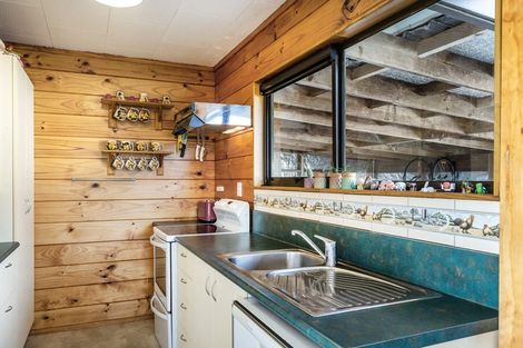 Photo of property in 17 Parerohi Grove, Kuratau, Turangi, 3381