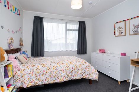 Photo of property in 76 Atherfold Crescent, Greenmeadows, Napier, 4112
