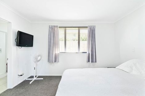 Photo of property in 57a Advene Road, Cockle Bay, Auckland, 2014