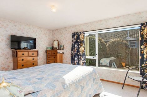 Photo of property in 2/12 Lagan Street, Belfast, Christchurch, 8051