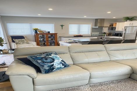 Photo of property in 6 Danden Way, Pukekohe, 2120