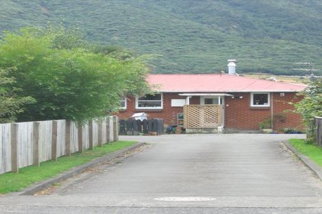 Photo of property in 17a Clouston Park Road, Clouston Park, Upper Hutt, 5018