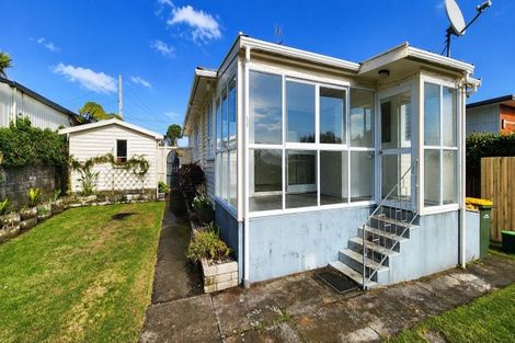 Photo of property in 32 Davies Road, Hurdon, New Plymouth, 4310