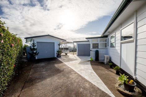 Photo of property in 6 Mahana Road, Ngatea, 3503