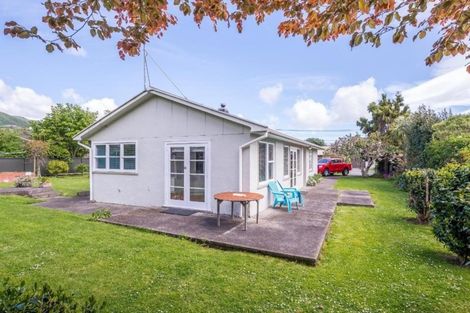 Photo of property in 3 Sunny Glen, Waikanae, 5036