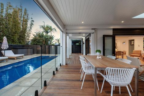 Photo of property in 4 Milford Park Place, Milford, Auckland, 0620