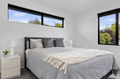 Photo of property in 1 Norfolk Road, Waipahihi, Taupo, 3330