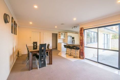 Photo of property in 14 Breon Place, Flat Bush, Auckland, 2016