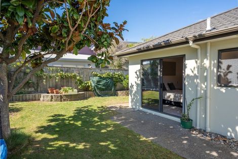 Photo of property in 7 Quadrant Heights, Paraparaumu, 5032