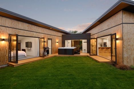 Photo of property in 98 Osborne Street, Waltham, Christchurch, 8011