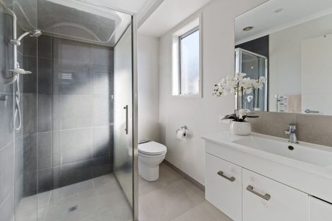 Photo of property in 32 Rainey Crescent, Papamoa Beach, Papamoa, 3118