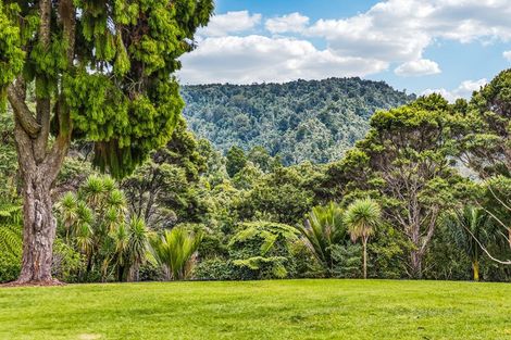 Photo of property in 6 Walker Road, Henderson Valley, Auckland, 0612