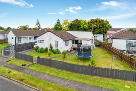 Photo of property in 15 Southview Place, Wattle Downs, Auckland, 2102