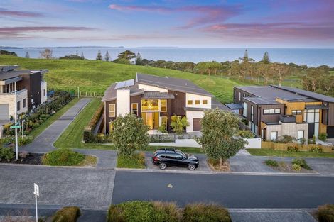 Photo of property in 27 Bearing Parade, Long Bay, Auckland, 0630