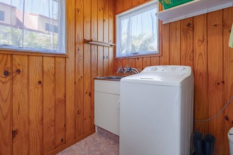 Photo of property in 42 Stratford Drive, Cable Bay, 0420