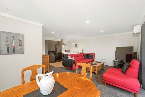 Photo of property in 1/142 Forest Lake Road, Forest Lake, Hamilton, 3200