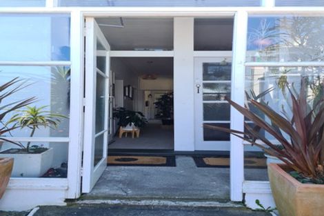 Photo of property in 137 Elizabeth Street, Mount Victoria, Wellington, 6011