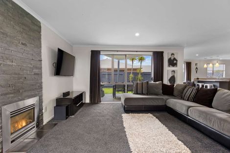Photo of property in 28 Branigan Parade, Kelvin Grove, Palmerston North, 4414
