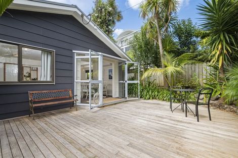 Photo of property in 2/71 Saddleback Rise, Murrays Bay, Auckland, 0630