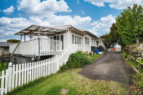Photo of property in 3199 Great North Road, New Lynn, Auckland, 0600