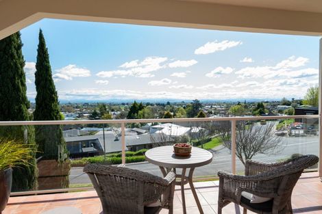 Photo of property in 15 Iona Road, Havelock North, 4130