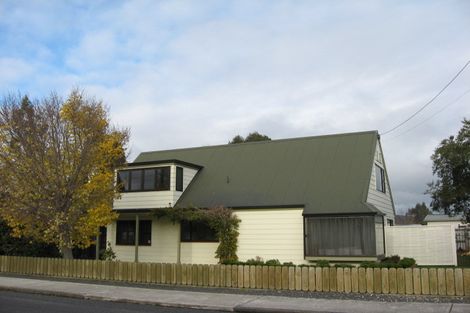 Photo of property in 21 Abercrombie Street, Milton, 9220