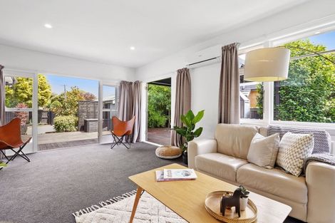 Photo of property in 98 Hamilton Avenue, Ilam, Christchurch, 8041